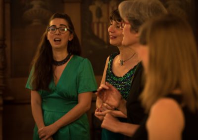 Konzertfoto Margarethenkirche vier Sängerinnen improvisieren, Profil Nahaufnahme